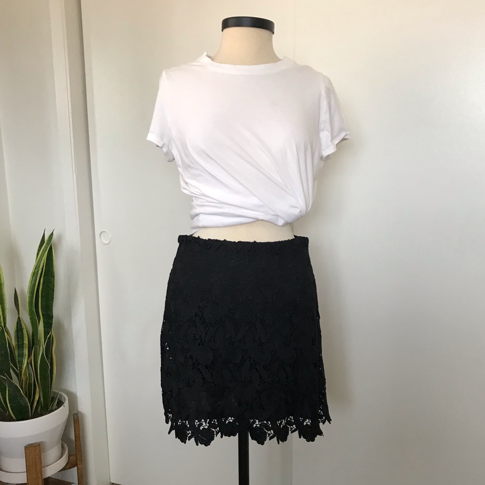 NWOT Express black floral lace mini skirt size 6